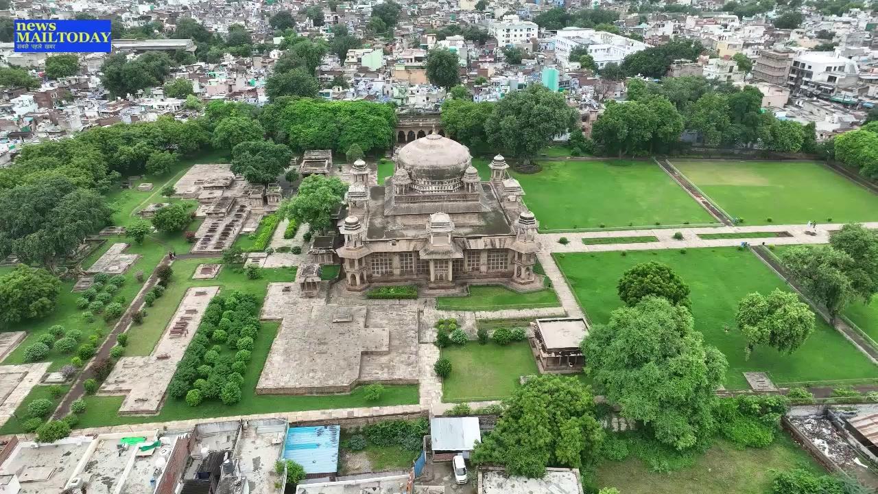 ग्वालियर में तानसेन समारोह की 100वीं वर्षगांठ पर इसका उत्सव देशभर में होगा। तानसेन की जन्मभूमि ग्वालियर के अलावा दिल्ली, जयपुर, पटना, भोपाल और अहमदाबाद जैसे शहर भी सांस्कृतिक उत्सव के साक्षी बनेंगे। तानसेन समारोह को देशव्यापी बनाने के लिए मध्य प्रदेश संस्कृति विभाग व केंद्र सरकार की संगीत नाटक अकादमी संयुक्त आयोजन करेंगी।