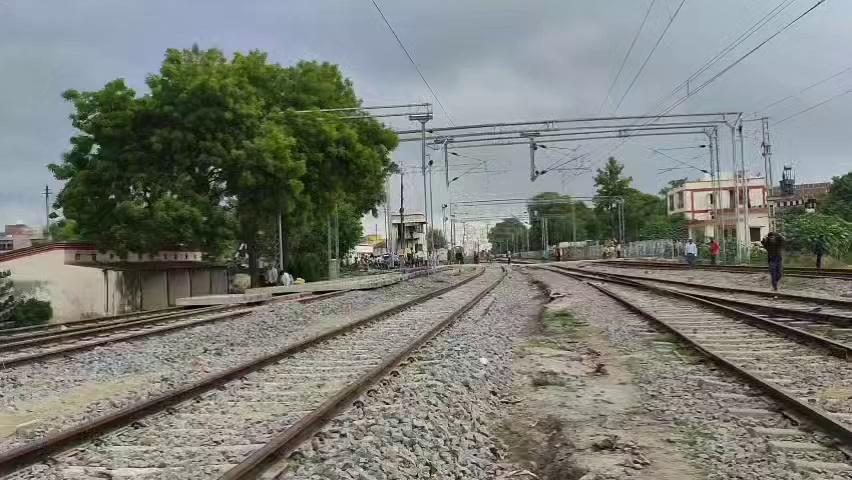 Shahganj Railway Station | न्यू ट्रैक दोहरीकरण का कार्य लगभग आधा बनकर कंप्लीट हुआ