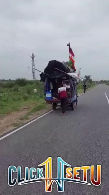 भारत के ग्रामीण अंचलों में श्रद्धा, आस्था और भक्ति के अनगनित उदाहरण देखने को मिलते हैं, ऐसे ही एक सज्जन आज खिदरपुरा (परबतसर ) में नज़र आये।
सावन का महीना भक्तों ने अपनी भक्ति की शक्ति से सराबोर कर दिया है।