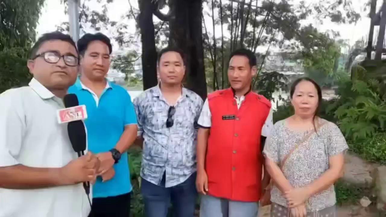 The hanging bridge on Pachin river connecting Sood Village -Premnagar (Naharlagun) is in pathetic condition.
The local urged upon the RWD Department led by Minister PD Sona and state government led by Chief Minister Pema Khandu to help and support in repairing and maintenance of the said bridge and and approval for a new suspension bridge in it's place