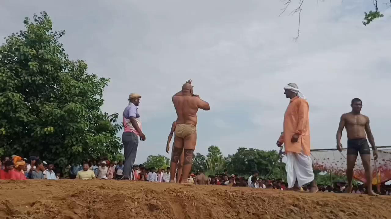 Virender pahalawan-(Bakulahiya West Champaran Bihar) Babanayak Pahalawan-(Satna Madhya Pradesh) Bihari Dangal 2024 Bakulahiya Jhanda mela