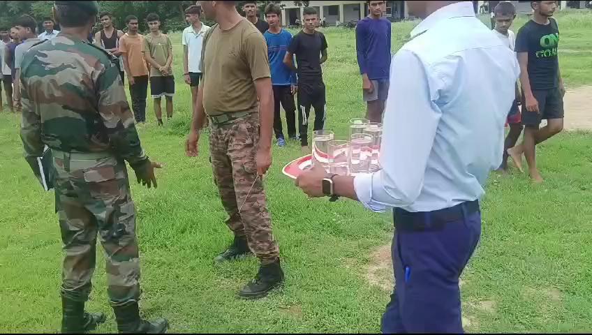 चित्रकूट उत्तर प्रदेश छात्र-छात्राओं के छूटे पसीने एनसीसी भर्ती प्रक्रिया चित्रकूट जनपद में देखें