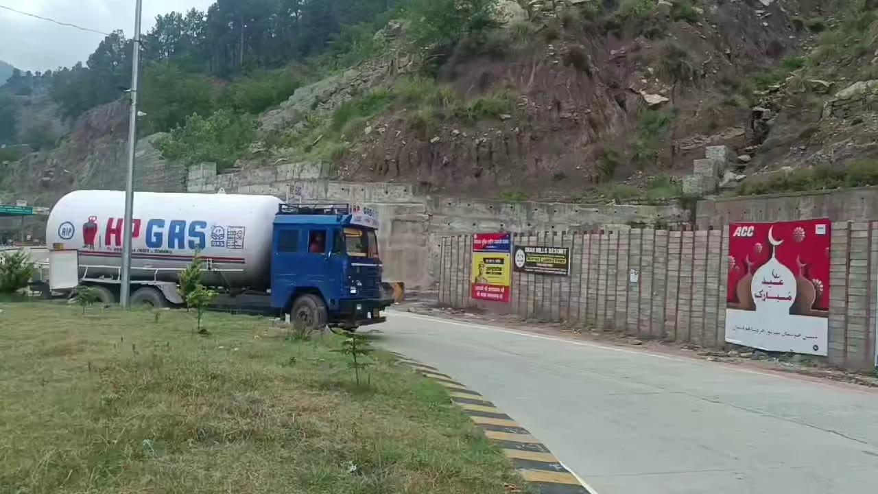 #Traffic restore at Nashri tunnel towards Srinagar ... Udhampur jakhani walo Ready raho