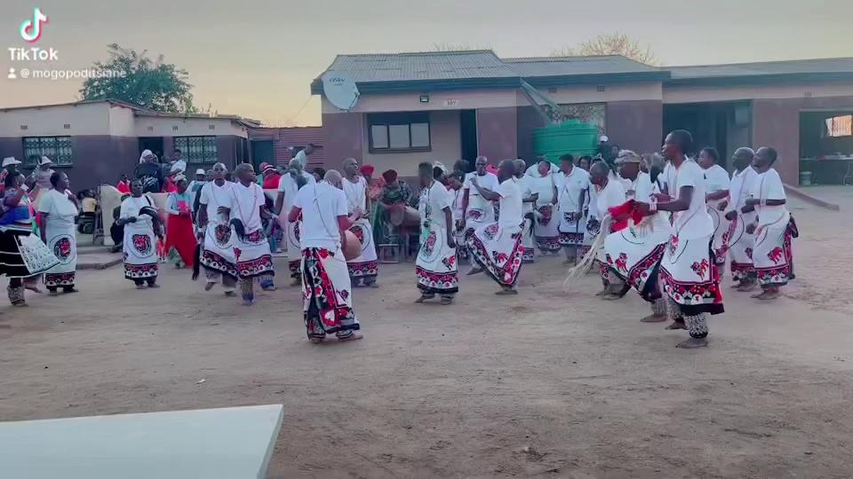 Tla Re Kopaneng Mohlabong/Nthwasong Ga Ngaka Tsiane (Doornlaagte, Klopper)
Ka Di 31 August 2024. Re Thoma Go Bina Ka 22:00PM Till Di 1 September 06:00AM
You Are All Invited To Share The Evening With Us Ka Phuthi Ya Bokone Indigenous Practices