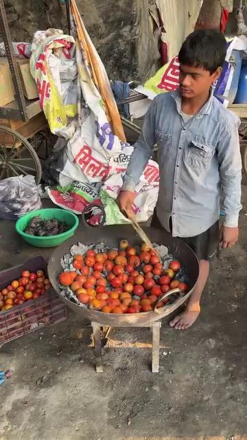 Traditional Making of Litti Chokha in Patna