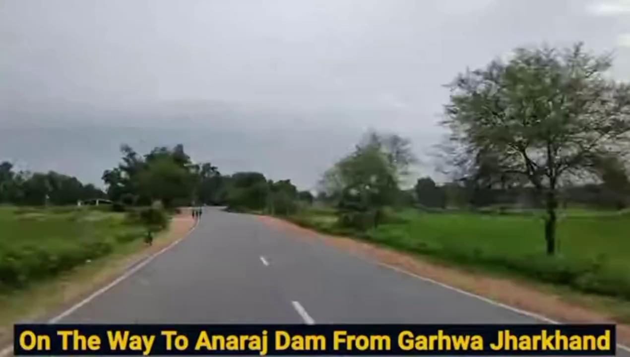 Vlogs Of Anaraj Dam Garhwa Jharkhand | Anraj Dam Ranka
आज हम लोग अपने क्षेत्र भ्रमण के दौरान अनराज डैम गए थे, अनराज डैम गढ़वा का सबसे प्रसिद्ध पिकनिक स्पॉट या घूमने का स्थान है जहां पर लोग छुट्टी के दिन जाना पसंद करते हैं।
अन्नराज डैम की निर्माण 1977 में शुरू की गई थी और इसका निर्माण 1985 तक पूरा कर लिया गया था इसका निर्माण यहां के लोगों को पानी मुहैया कराने के उद्देश्य से किया गया था। अन्नराज का पूरा नाम अन्नराज सिंचाई परियोजना के नाम से जाना जाता है, इस डैम से यहां आस-पास के बहुत सारे गांवो में पानी जाता है। जैसा कि हम लोग जानते हैं की गढ़वा में बारिश बहुत कम होता है उसी के चलते इस डैम का निर्माण किया गया था की जब बारिश ना हो या कम हो तो इस डैम के माध्यम से खेती किया जा सके।