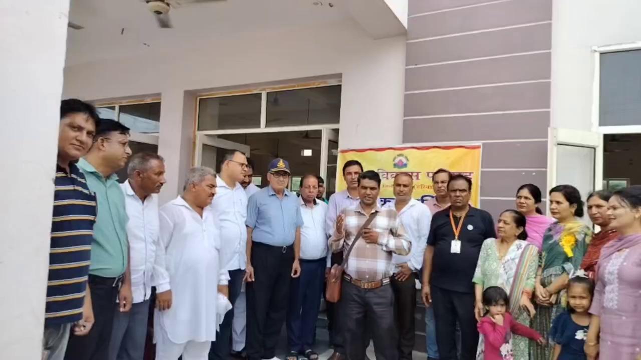 भारत विकास परिषद द्वारा सीवन में छटा ब्लड डोनेशन कैंप लगाया गया लगभग 80 युवाओं ने किया रक्तदान