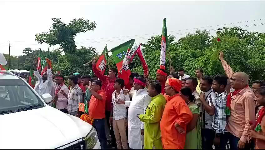 आज बख्तियारपुर विधानसभा के होटल आकाश पर माननीय मंत्री प्रेम कुमार जी भाजपा के राष्ट्रीय मंत्री ऋतुराज सिन्हा जी का माननीय पूर्व विधायक रणविजय सिंह उर्फ लल्लू मुखिया जी के नेतृत्व में स्वागत अभिनंदन हुआ