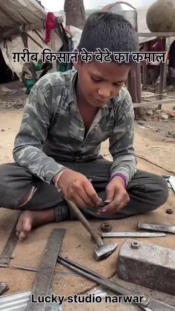 ग़रीब किसान के बेटे की मेहनत को देखकर आप दंग रह जाओगे गजब की कलाकारी amazing video and village poor boy #artwork #artmagic #handpowar #atria Lucky studio narwar