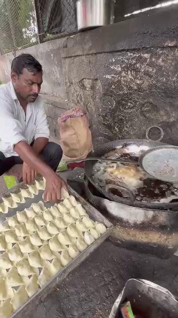 Nasik Famous Sangharsh Dahi Samosa
| People are crazy for this Samosa