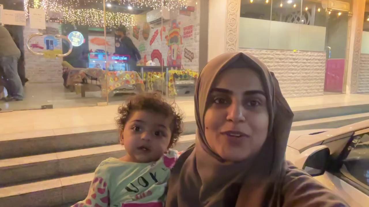 Welcome to Amna’s world !!We are going to try Pakistani restaurant in Jeddah , punjabi restaurant name attracts me alot because i belong to punjab in Pakistan.We share our experience , atmosphere and price in detail must watch our vlog .Thank you