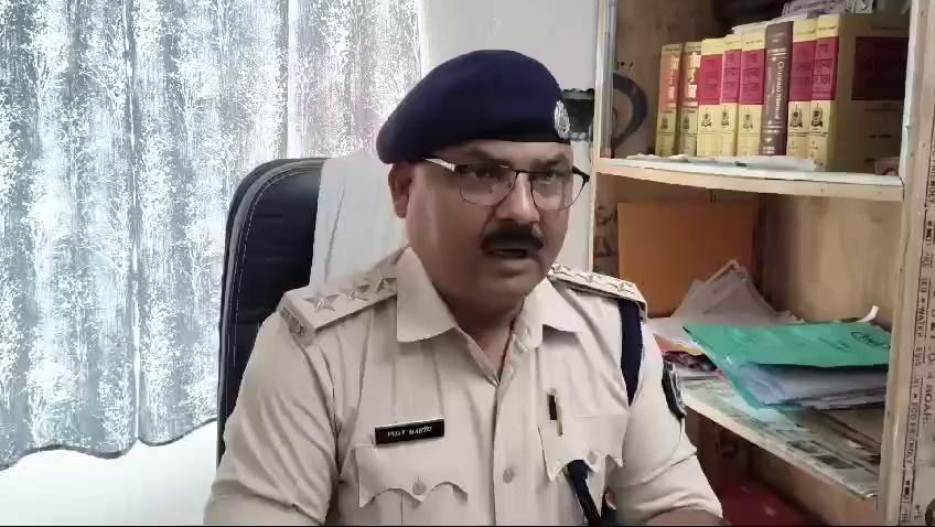 #samastipur समस्तीपुर जिला के कल्याणपुर थाना अंतर्गत हुए गोली कांड में पुलिस ने एक अपराधी को किया गिरफ्तार
जानकारी देते सदर 2 डीएसपी विजय कुमार महतो
#DGPBihar #BiharPolice #spsamastipur #Bihar #public District Administration, Samastipur Information & Public Relations Department, Government of Bihar Bihar Police Journalist Samastipur Samastipur Police