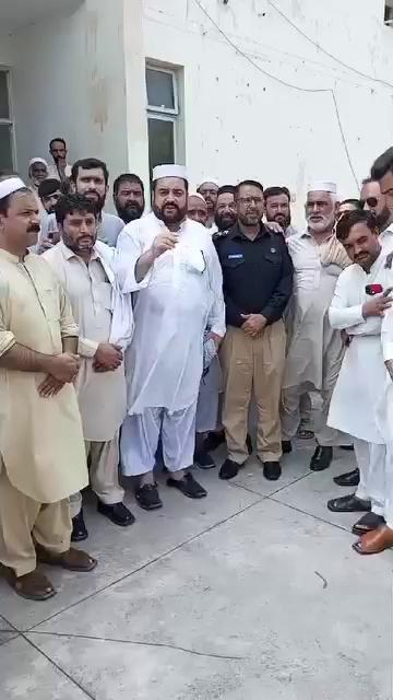 Gujar Garhi masharan ke wapda k hilaf zalimana ghairilania load sheding k hilaf mouzahira SE wapda mardan sa moulaqat masayel hal karny ke yaqendihany