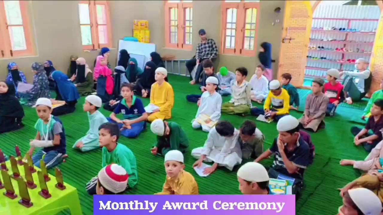 Monthly Award Ceremony among students of Daresgah Taleem-Ul-Qura’an Wal Hadees Hanjibough Magam.
Daresgah TQWH Hanjibough