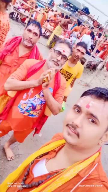 जय श्री रामेश्वर महादेव मंदिर दलपतपुर फूलपुर प्रयागराज आपका स्वागत करता है
भगवान शिव का जलाभिषेक
प्रयागराज से रामेश्वर महादेव धाम दलपतपुर
शुभ शुक्रवार 2 अगस्त हर हर महादेव
आप सभी को पवित्र सावन मास एवं सावन शिवरात्रि व्रत की हार्दिक शुभकामनाएं
भक्त भोलेनाथ का