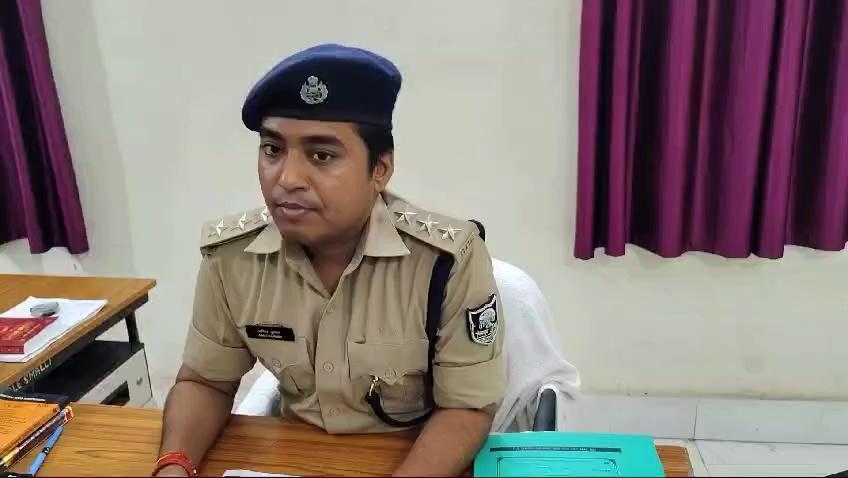 कासमा पुलिस को वाहन चेकिंग के दौरान मिली बड़ी सफलता, दो देशी कट्टा एवं छः जिंदा कारतूस के साथ दो गिरफ्तार।