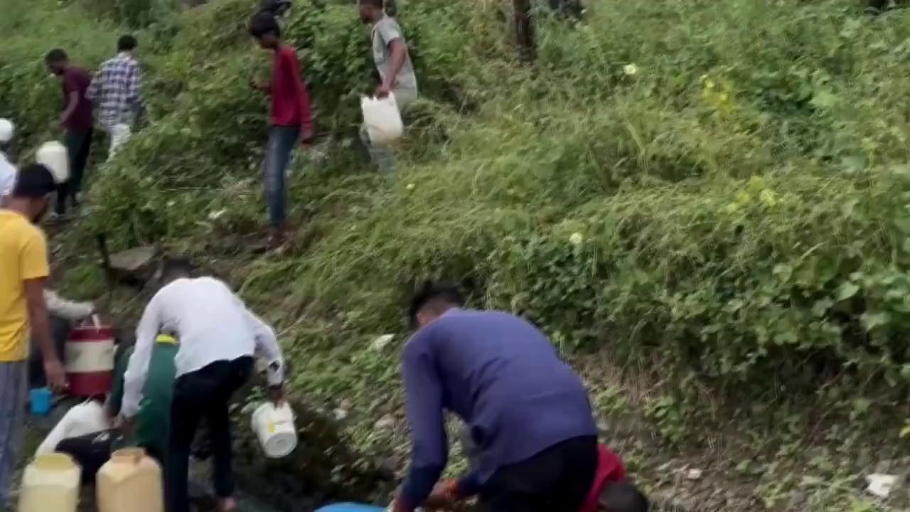 Goods train derailed in Ratlam, Madhya Pradesh. People looted Diesel from it