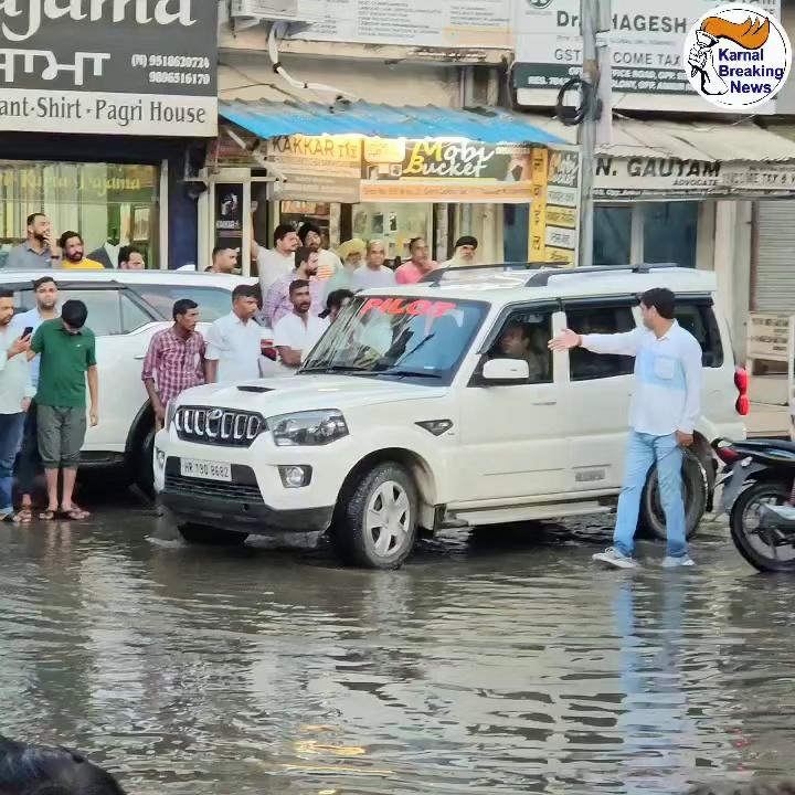 पूर्व मंत्री अशोक अरोड़ा की कुरुक्षेत्र में हुई रैली ने तोड़े सबके रिकॉर्ड , रैली में पहुंच पूर्व CM भूपेंद्र हुड्डा ने दिया जीत का आशीर्वाद , हजारों लोगों की भीड़ ने अशोक अरोड़ा जिंदाबाद के लगाएं नारे