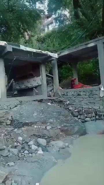 Floods ravage homes in Kullu:leaves many homeless "