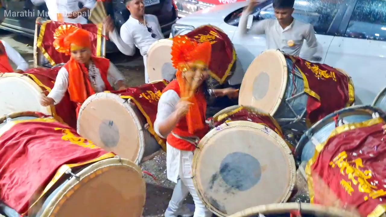 नांदेड मधील शंभर वर्ष जुन्या गणेश मंडळाच्या गणपती बाप्पाच्या आगमन -