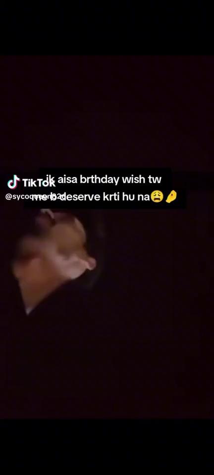 Asa birthday wish to main b deserve karti hu yawal