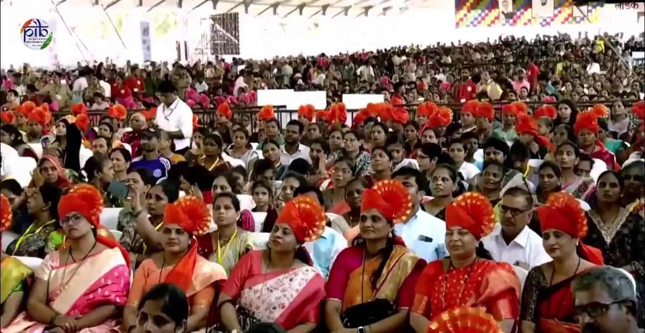 Prime Minister Narendra Modi honoured the beneficiaries of Mukhyamantri Majhi Ladki Bahin Yojana and handed over the cheques to these beneficiaries, in Thane,