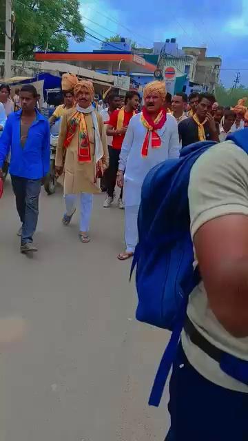 श्योपुर जिले से श्री गिरिराज धरण की 16पेदल यात्रा दुसरे दिन राजस्थान में अगले पड़ाव के लिए झूमते हुए गाते हुए जय श्री कृष्णा