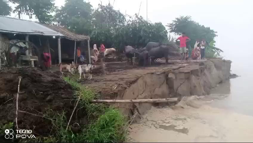 ब्रेकिंग न्यूज:-
चौथम प्रखंड के बंगलिया गांव में एक फिर से बागमती नदी का कटाव शुरू,दहशत में है यहां के लोग..!!
#viralpost2024
#viralreelschallenge #बिहार #खगड़िया topfans Bihar - बिहार Bihar Government Times of Khagaria