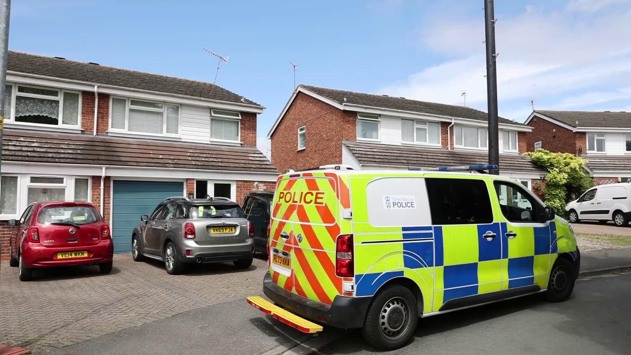 Police remain at a house where a woman has died. A man has been arrested on suspicion of murder
Full story: https://trib.al/ZtoYDov