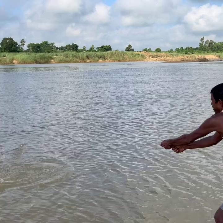 BIG SIZE KATOL FISH CURRY | catching and cooking big katol fish in river | tribal village cooking |