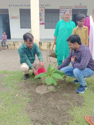 वृक्षारोपण महा अभियान एक पौधा मां के नाम विद्यालय में आयोजन और साथ में जिला स्तरीय आयोजन में आवासीय विद्यालय झालरापाटन शाला परिवार की भागीदारी