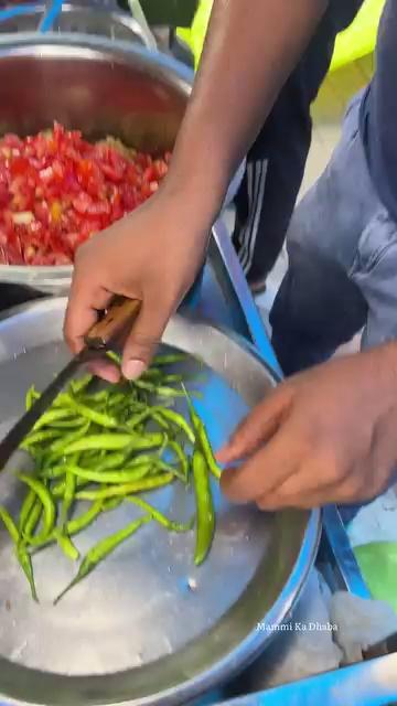 अनगिनत Mirchi
Wale MOST Spiciest Chole Kulcha Of Agra