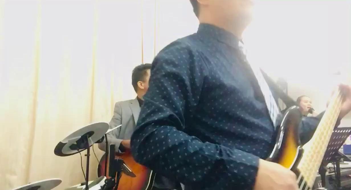 APOSTOLIC WORSHIP
You want to be filled with the Holy Spirit because you feel the lyrics of the song, pero pinipigilan mo nalang dahil nagda-direct ka sa team at para hindi masira ang kantahan…