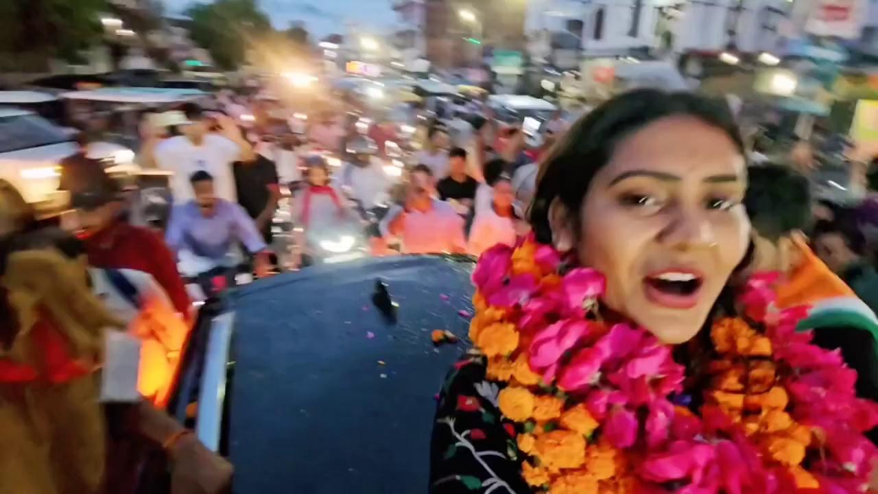 शिवानी कुमारी का घर से वापसी तक का सफर
शिवानी कुमारी हारने के बाद भी जीत चुकी है और चेहरे पर हमेशा खुशी रहती है
#shivanikumari #shivanikumariofficial #trendingpost #trend #trendingvideos #trendingnow #virals #viralpost #viralvideoシ #today #newupdate #news #celebrity #celebration #kanpur #bigboss #bigbosswinner #winner
Shivani Kumari ka ghar
Shivani Kumari ka Ghar Tak ka Safar
Big boss se wapasi Shivani
Shivani Kumari Kanpur mein Bani celebrity
Shivani Kumari pure Bharat mein famous Ho gai
Shivani Kumari harne ke bad bhi jeet chuki hai
Shivani Kumari ke group Bane winner
Ab Shivani Kumari ka ghar
Shivani Kumari ko sabse jyada uski man support karti hai
Shivani Kumari ki bahan kitni hai
Shivani Kumari ka gaon kahan hai
Shivani Kumari ke sath rahte bodyguard