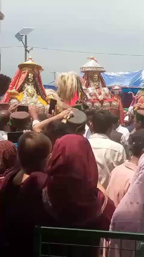 शन्चा मेला, कुमारसैन तहसील के अन्तर्गत बड़ागांव में मनाया जाता है। यहां पर लोग दूर-दूर से मेले का लुत्फ लेने आते हैं। जय श्री ब्रह्मेश्वर महादेव, मेला शंचा 2024।, मेला शंचा 2024 के अवसर पर अनेकों दशकों के उपरांत ब्रह्मेश्वर महादेव एवं धानेश्वर महादेव भरेड़ी के
देवताओं के नृत्य की एक झलक प्रस्तुत।