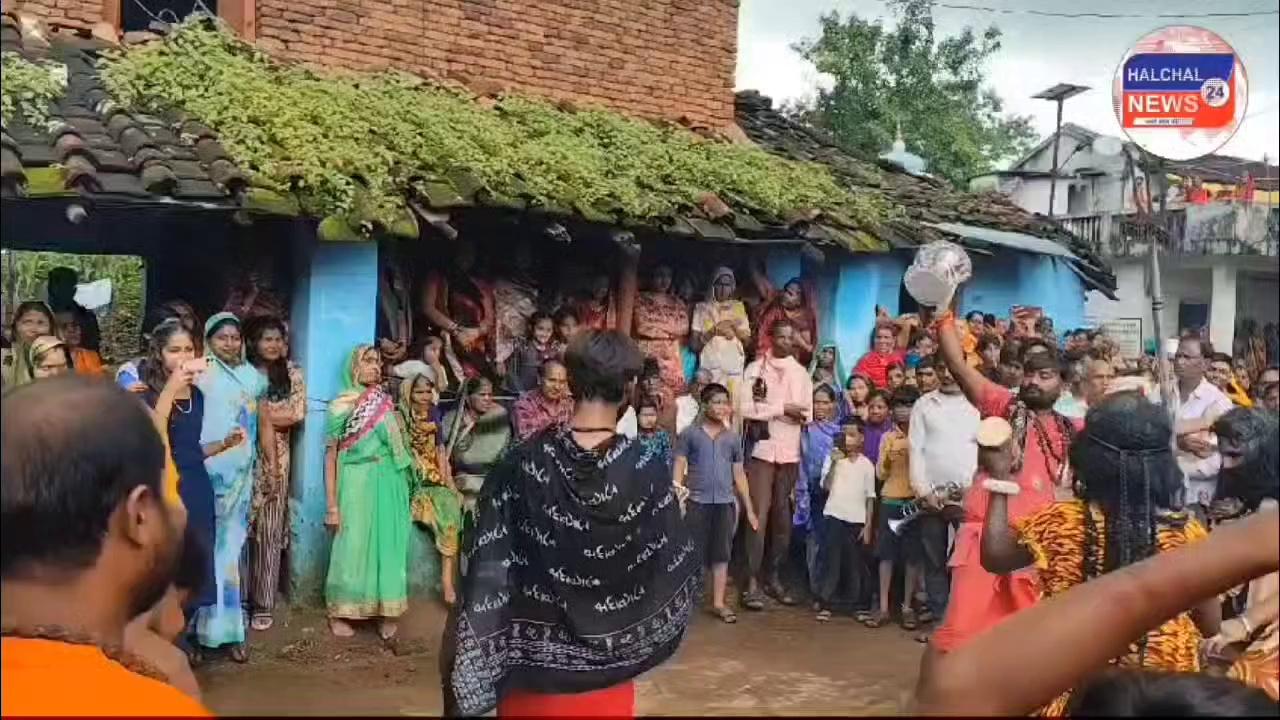 सावन के चौथे सोमवार को मां नर्मदा तट मालपुर घाट से करौदी तक निकाली गई भव्य कावड़ यात्रा भगवान भोलेनाथ की भक्ति में झूम लोग