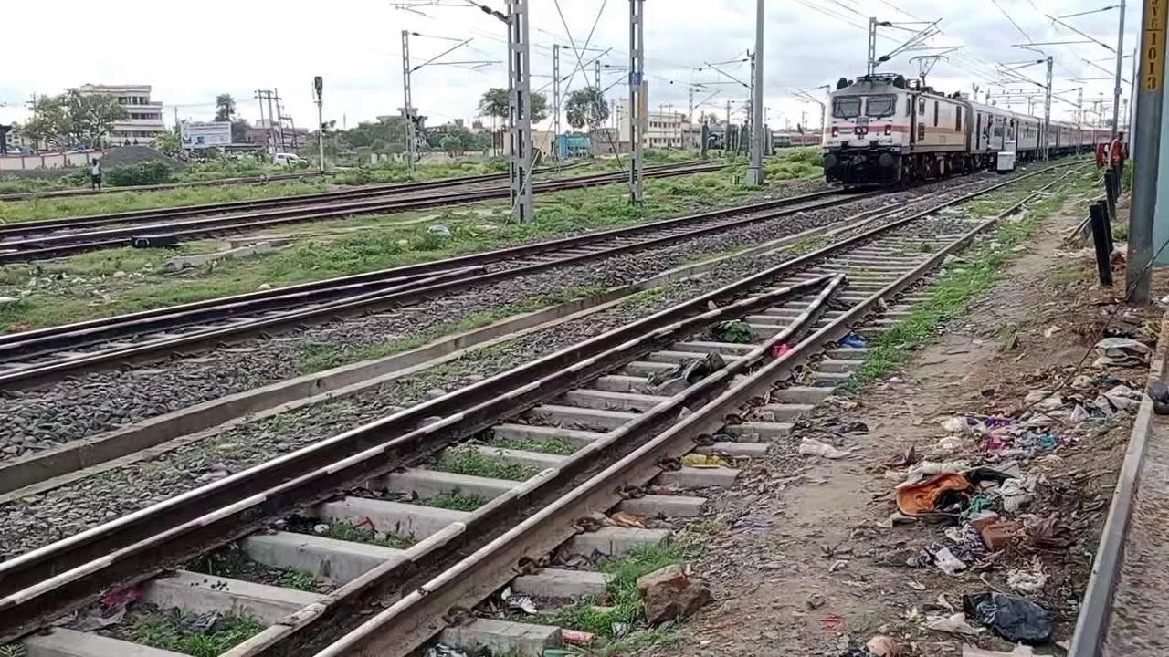 जयनगर से नई दिल्ली के लिए ट्रेन का परिचालन किया गया