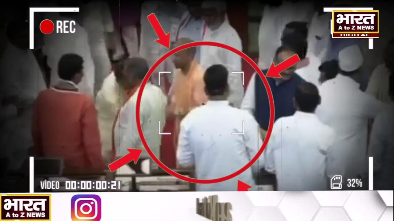 रघुराज प्रताप सिंह उर्फ राजा भैया ने छुए Yogi_Adityanath के पैर,सम्मान देख चौंक गए लोग...!!