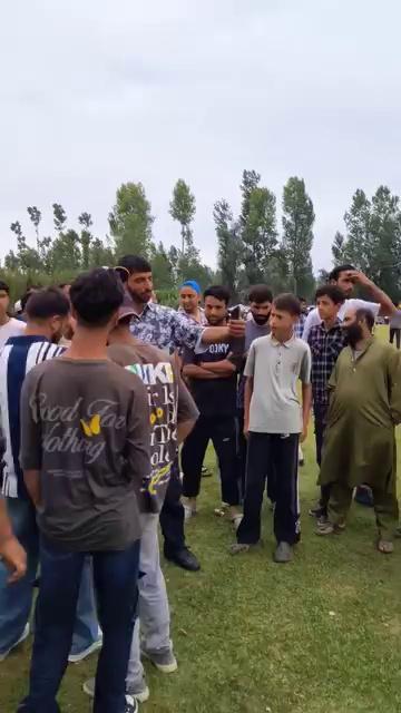 THE OUTSTANDING #IshtiyaqRasool
followers
topfans
Jehangir Lone
Cricket Ganderbal
Highlight
Muneer Bhat 17
Cricket Welfare Association Palhalan
Royal Goodwill Cricket Club
Golden Sports Kashmir
Virat Kohli