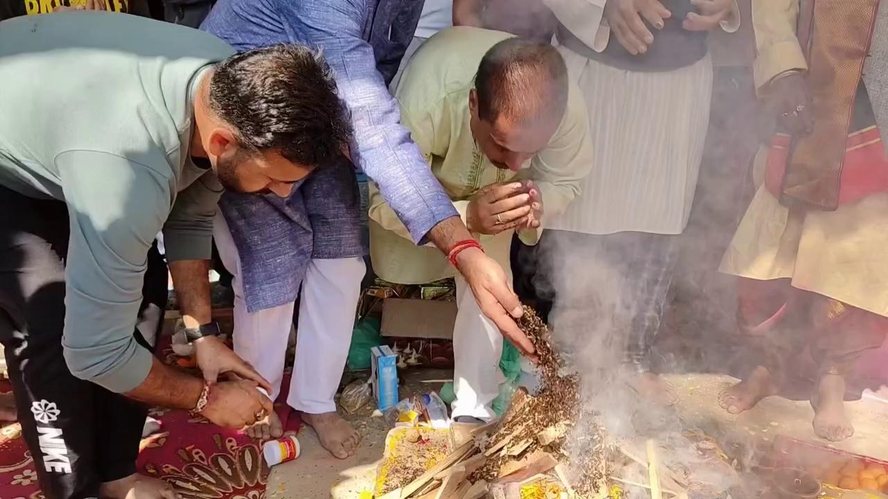 Today the pandits of Nadimarg Shopian who have been living in exile returned to their native village to remember the 24 Martyrs who were massacred in Match 2003 by terrorists. On the occasion, a special puja was organised for the peace of the martyred. Speaking on the occasion, the Pandits said that they want to return to their village and live peacefully but for that the government has to make such atmosphere. They said that they want to secure the future of their next generation in their native place and want to breathe their last breath in their village. The Pandit community were delighted to see the arrangements and the renovation of their historic Mandir. DC Shopian, SDPO Zainapora and other senior officials of Police and RR were also present on the occasion.