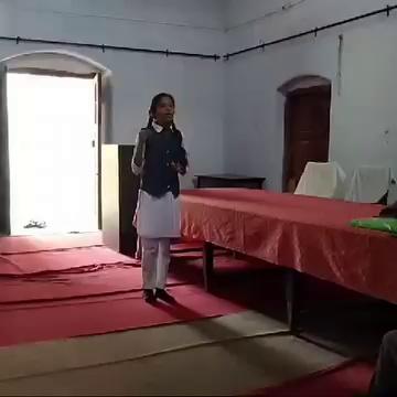 Anshika Gupta, a student of YM Convent School Gyanpur, participated in the GIC (Vibhuti Narayan Government Inter College Gyanpur Bhadohi) District Board and State Level Science Seminar 2024 of Gyanpur Bhadohi area.