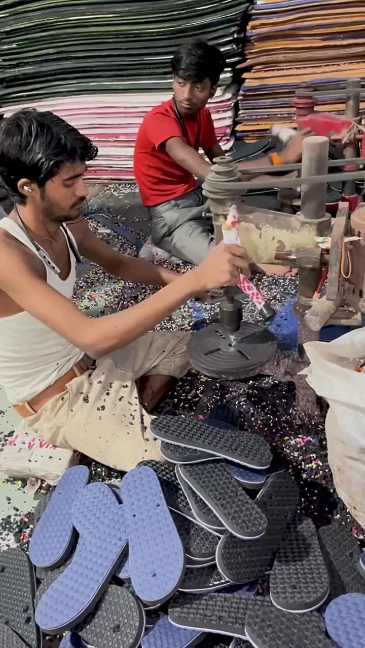 Rubber Slipper Making in Lucknow Factory