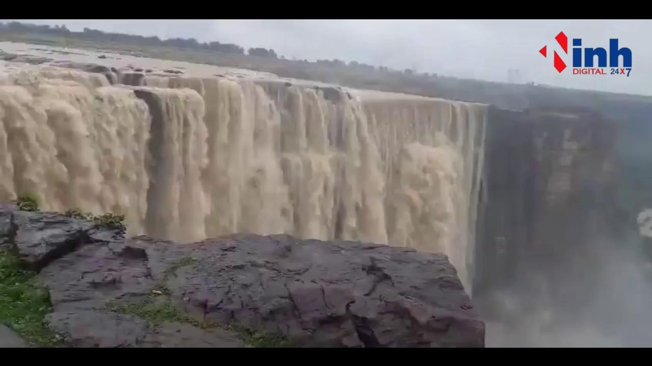 भारी बारिश से बहा मऊगंज जिले का Bahuti WaterFall, देखें Video