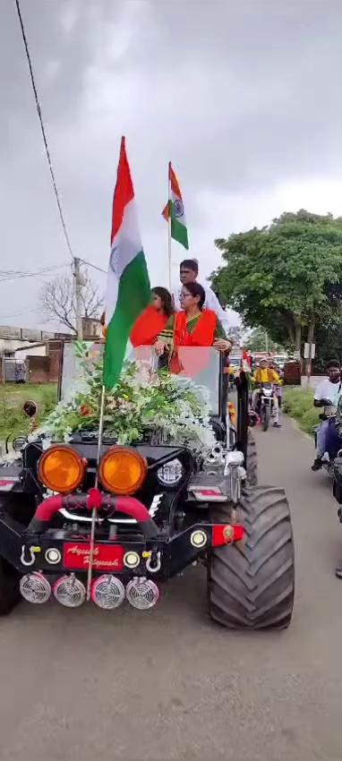 तिरंगा यात्रा।
इचाक हजारीबाग में अयोजित तिरंगा यात्रा कार्यक्रम में केंद्रीय महिला एवम बाल विकास मंत्री श्रीमती अन्नपूर्णा देवी जी के साथ।