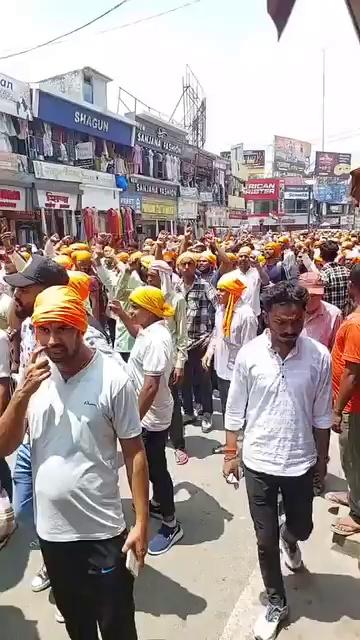 क्रांतिगुरु श्री चंद्रमोहन जी राष्ट्रीय अध्यक्ष हिन्द मजदूर किसान समिति, मेरठ के मजदूर किसान बांग्लादेश में हिंदुओं पर हो रहे अत्याचार का विरोध करते हुए...