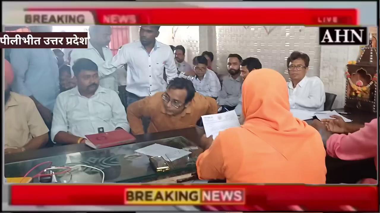 CM Yogi Adityanath Swami Pravakta Nand Ji
कैंप कार्यालय अलीगंज पर विधायक स्वामी प्रवक्तानंद ने बिजली विभाग के अधिकारियों की बुलाई बैठक