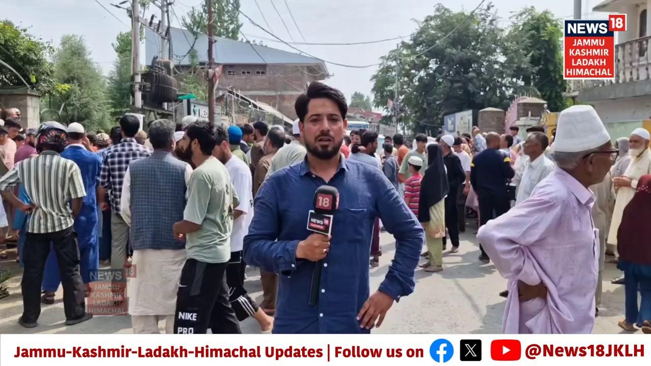 Jammu Kashmir News | Thousands throng to Charari Sharief to pray for rainfall.