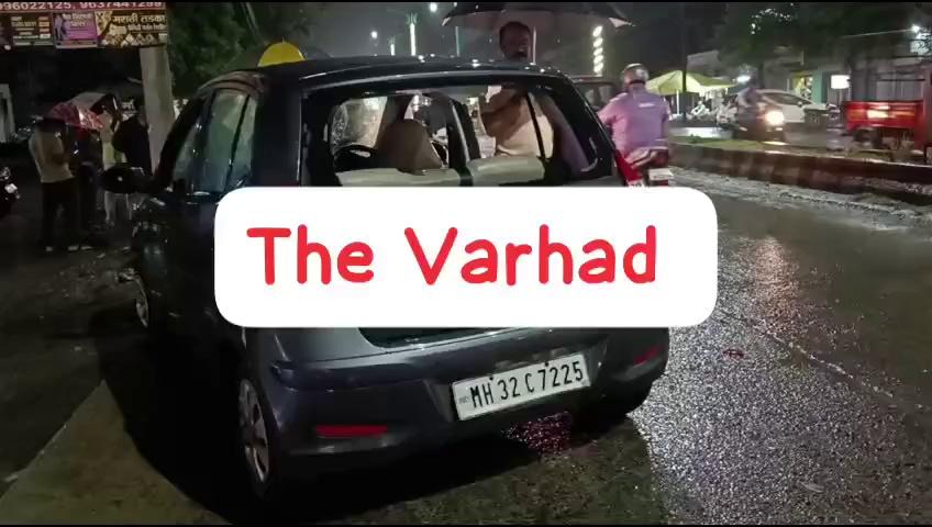 Wardha video भरधाव कारने तरुणीस 200 मिटरपर्यंत नेले फरफटत; संतप्त नागरिकांनी कारच्या फोडल्या काचा : जखमी तरुणी रुग्णालयात दाखल