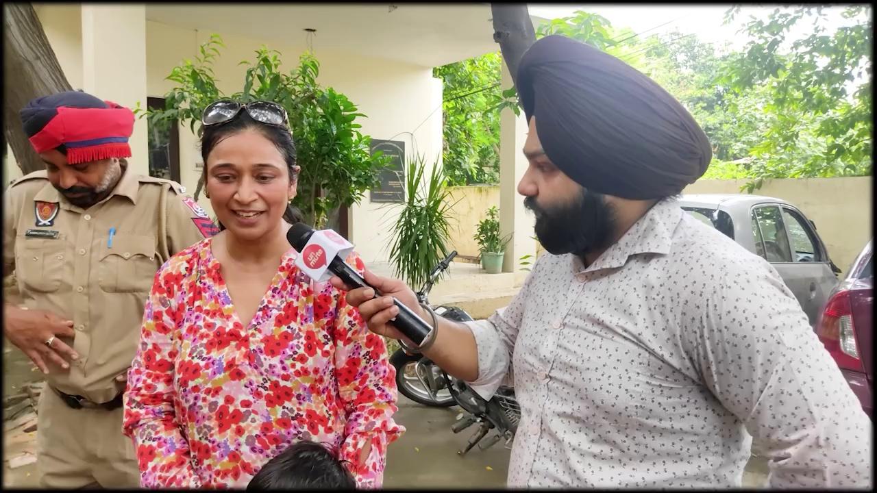 ਥਾਣੇ ਪਹੁੰਚੇ ਪਟਿਆਲਾ ਦੇ ਸਕੂਲੀ ਬੱਚੇ
ਪੁਲਿਸ ਵੱਲੋਂ ਸਮਾਜ ਪ੍ਰਤੀ ਨਿਭਾਈ ਜਾ ਰਹੀ ਡਿਊਟੀ ਦਾ ਇੰਝ ਕੀਤਾ ਧੰਨਵਾਦ