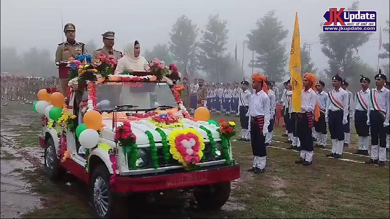 Chairperson DDC Ramban Dr Shamshad Shan unfurled tricolor at DPL Chandkote Ramban